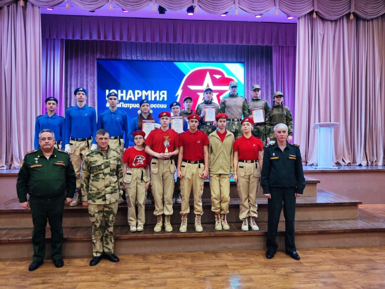 Соревнования по военно-спортивному многоборью среди юнармейский отрядов Саратовской области.